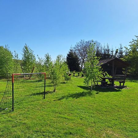 Camping, Zabierz Wlasny Namiot Kameralne Pole Namiotowe Z Basenem Kinem Plenerowym Miejscem Na Ognisko I Placem Zabaw Zywe Zwierzeta Agroturystyka Giebultow  Exteriér fotografie