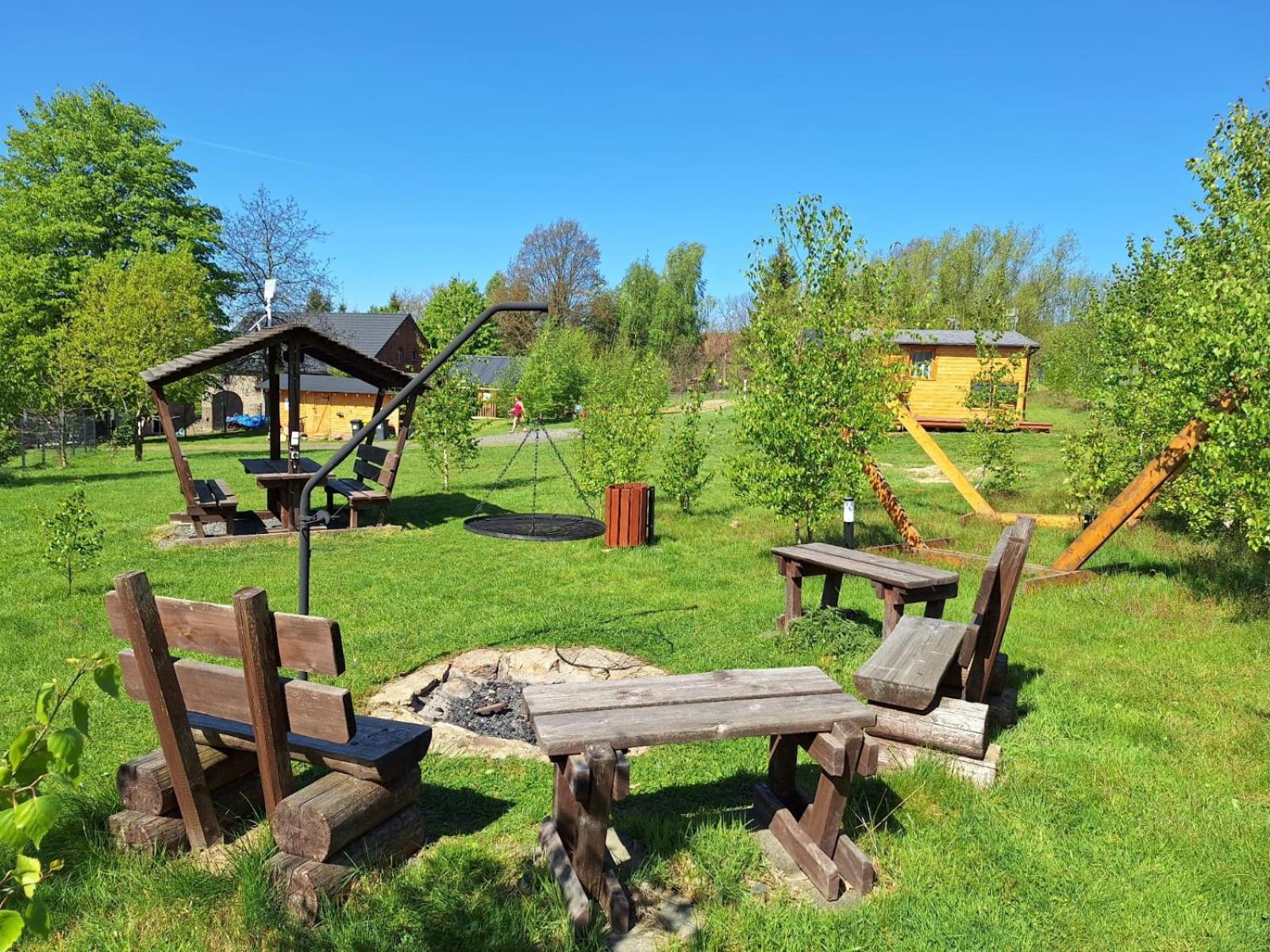 Camping, Zabierz Wlasny Namiot Kameralne Pole Namiotowe Z Basenem Kinem Plenerowym Miejscem Na Ognisko I Placem Zabaw Zywe Zwierzeta Agroturystyka Giebultow  Exteriér fotografie